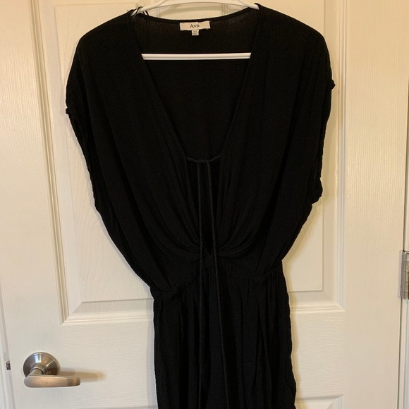 Deep v-neck romper - Picture 2 of 3